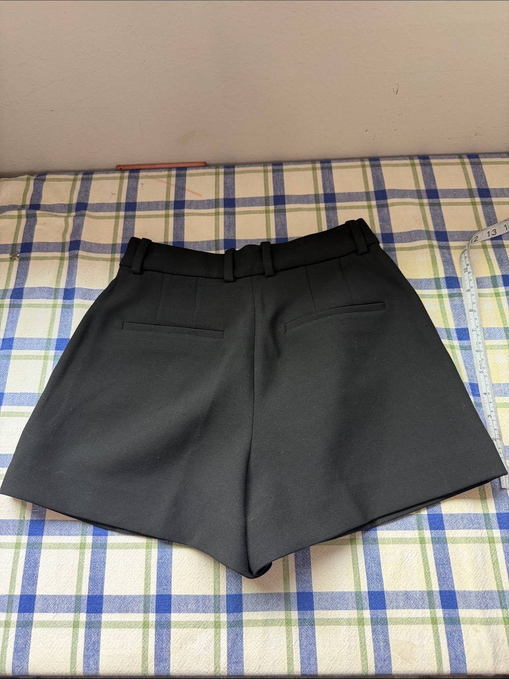 Babaton (by Aritzia) Women's Black Tailored Pleat Front Shorts 0 - Picture 8 of 13